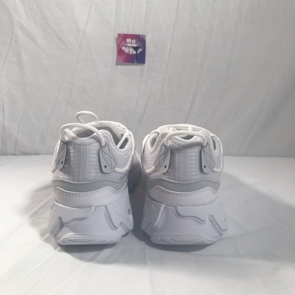 Nike React Live Running Shoes - Picture 4 of 8